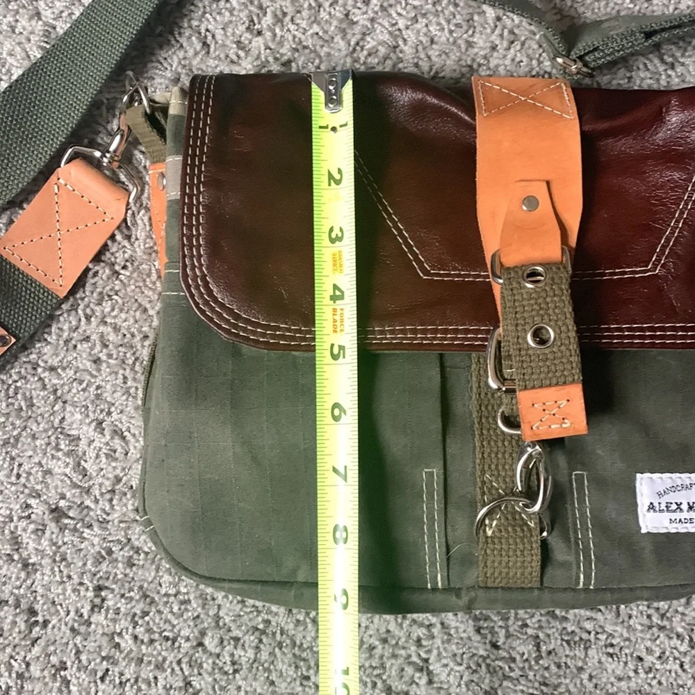 Alex M. Lynch Messenger Crossbody